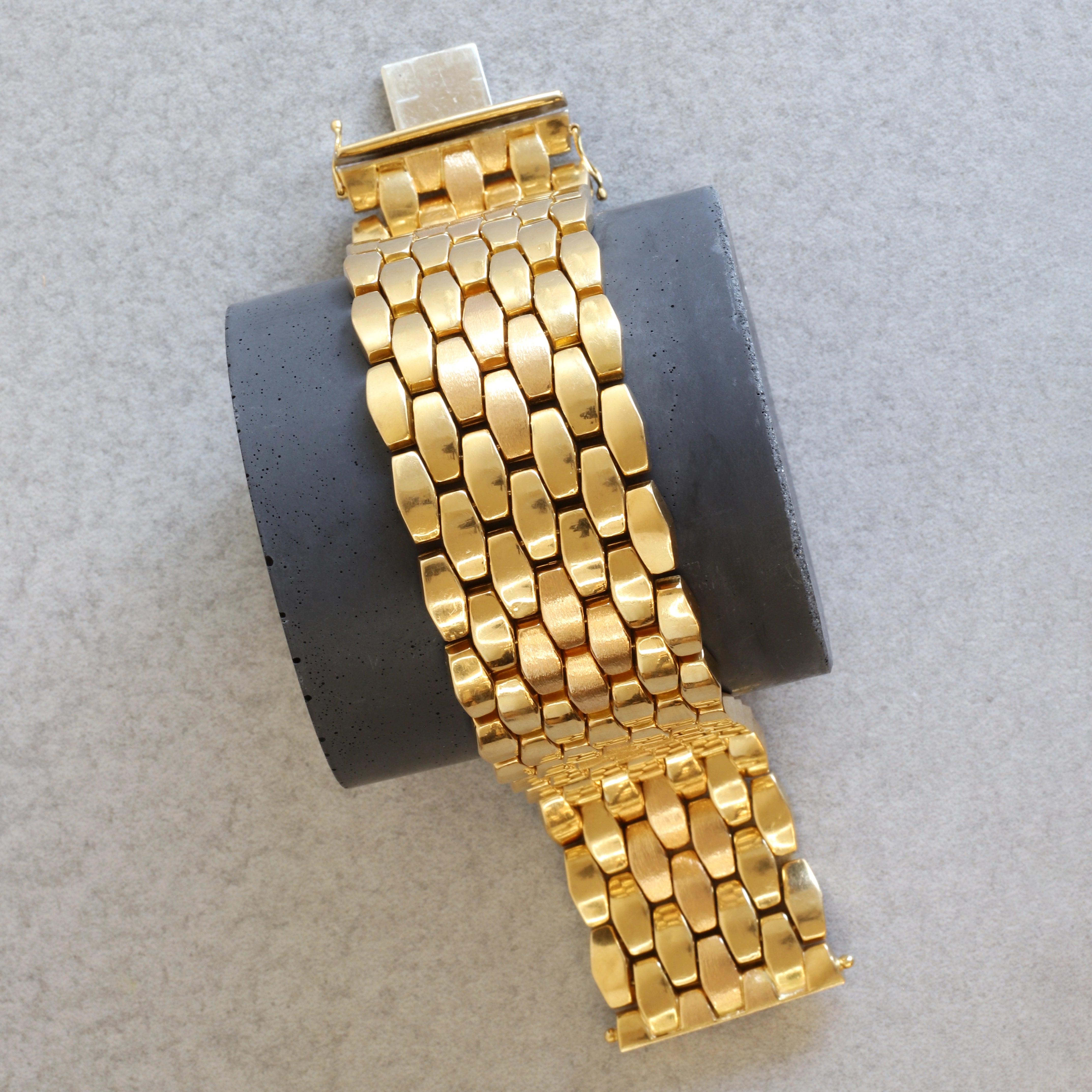 FTJCo Vintage 30 mm Wide Hollow Mesh Bracelet